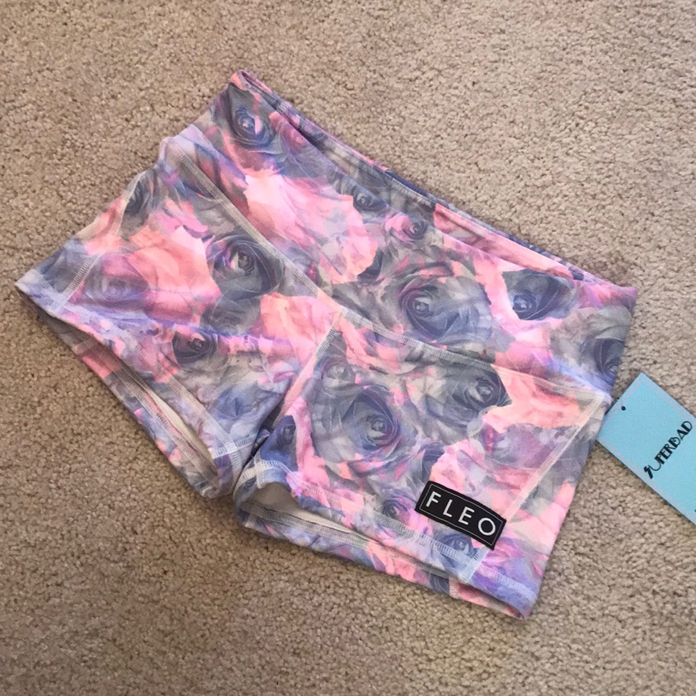 FLEO size M NWT